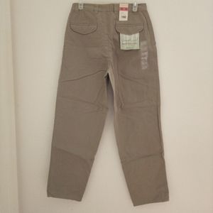 New. Great Land men's pleated pants.